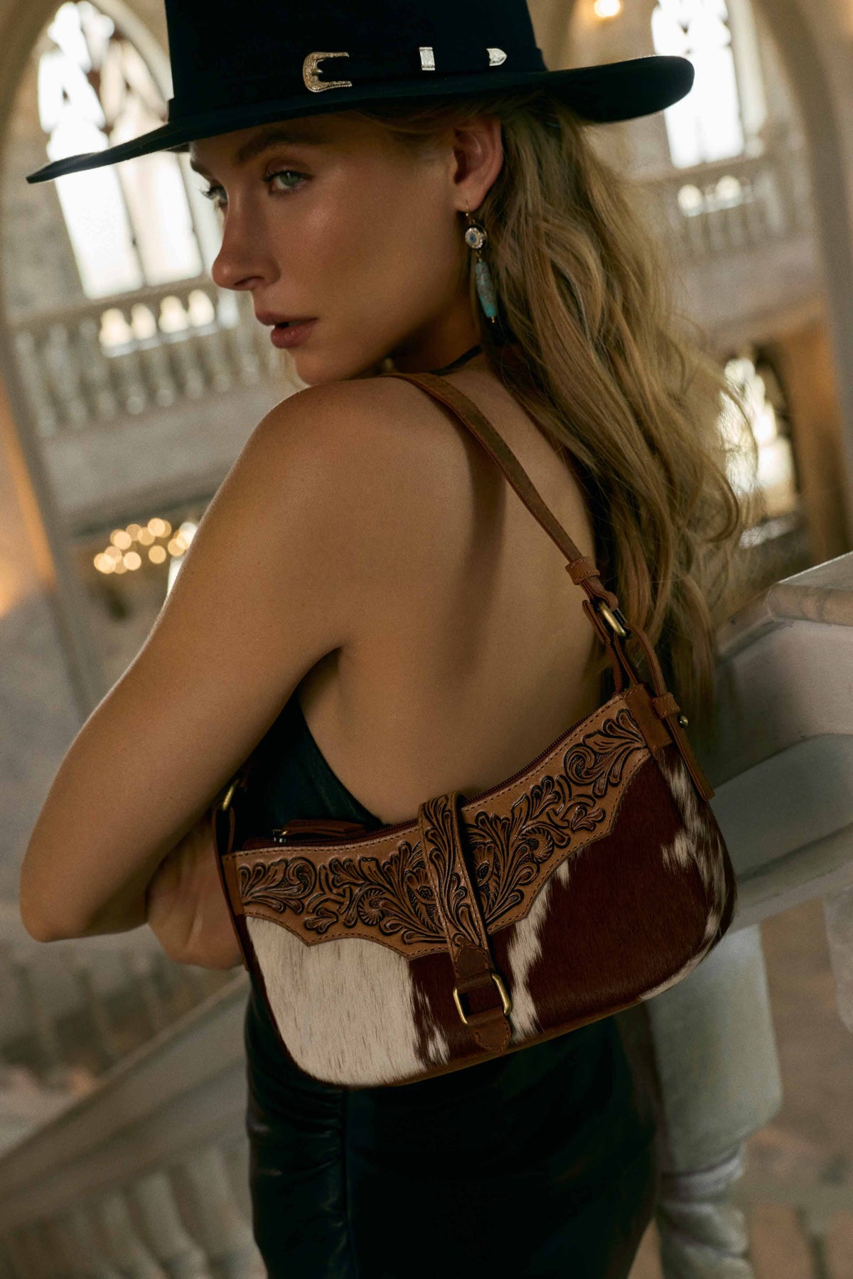 Yellowstone Timberline Handtooled Bag in Walnut Brown: Walnut Brown