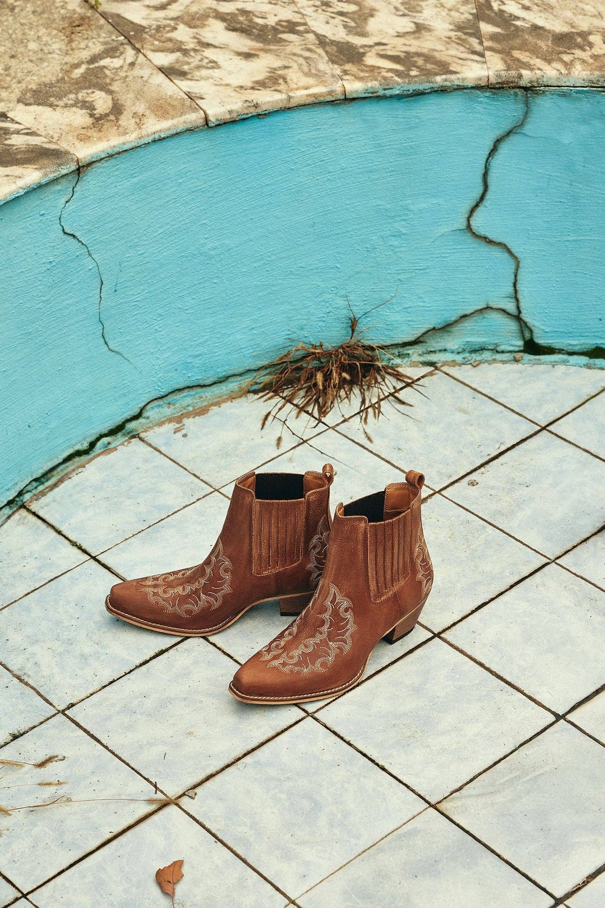 Dearling Ranch Booties In Brown: Brown / 7