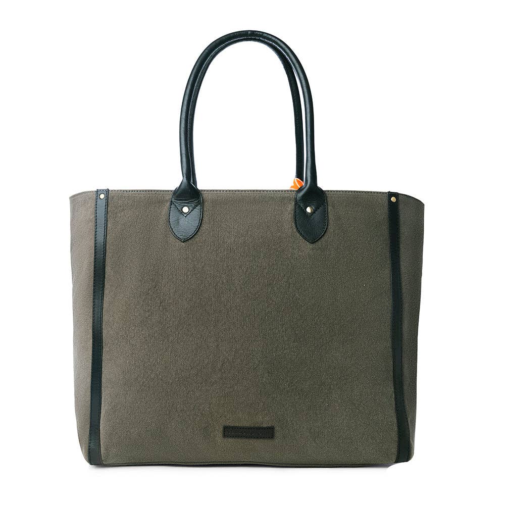 Yellowstone Velorra Ash Weekender Bag with Scarf: Ash